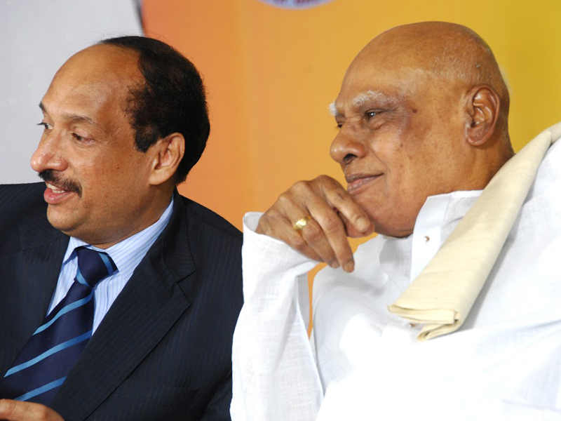 Dr.V.G.Mohan Prasad with Rossiah governor